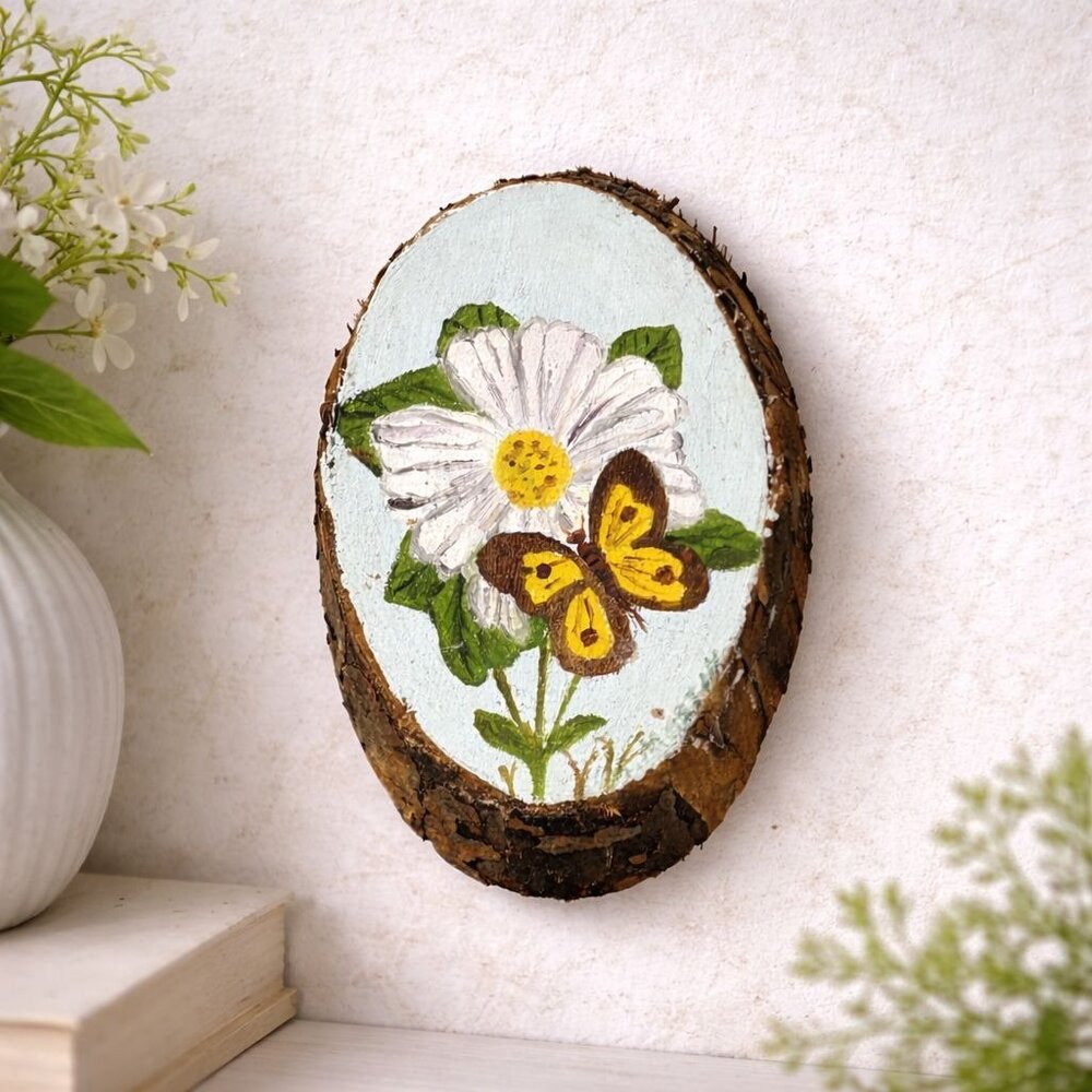 Hand Painted‎ Wood Slice Wall Art Daisy Butterfly Rustic Cottagecore Decor Small